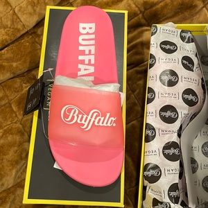 Buffalo sides size 40 =9